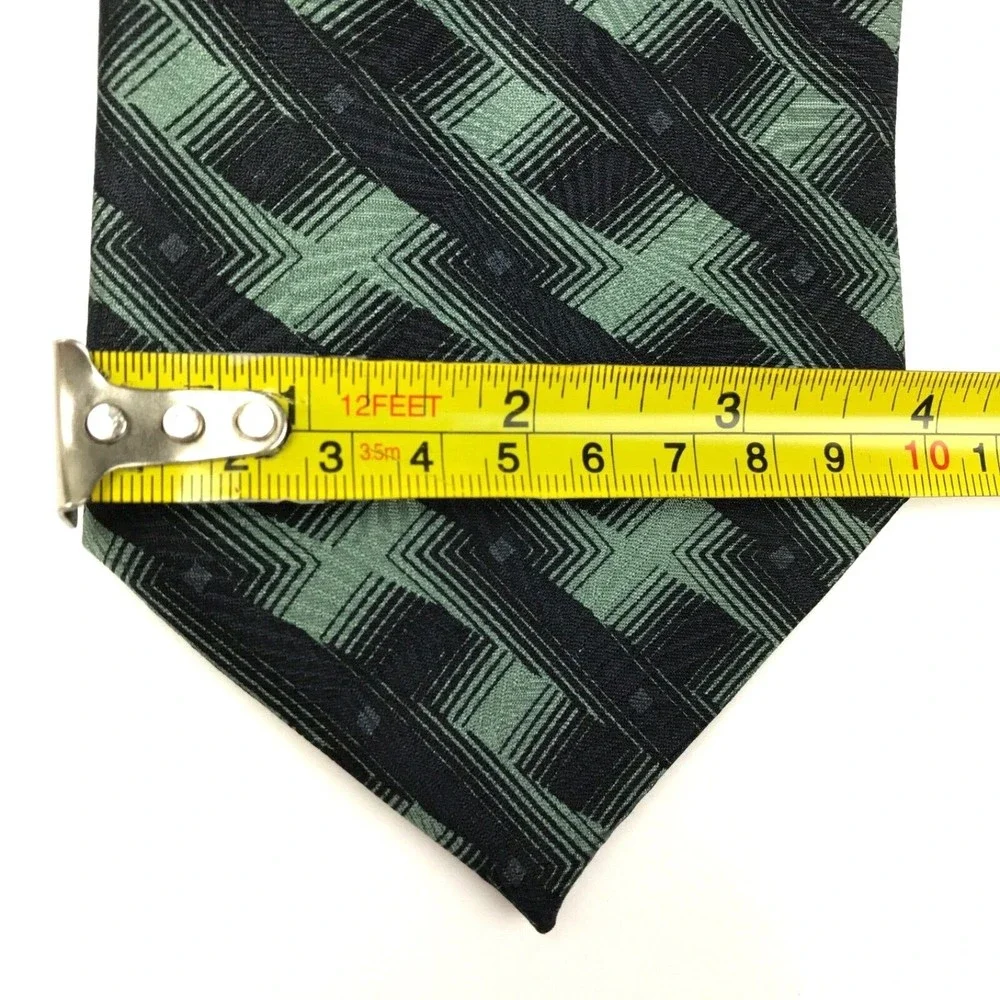 Jhane Barnes 100% Silk Tie Men's Green Black Geometric Designer Necktie Japan - Picture 9 of 10